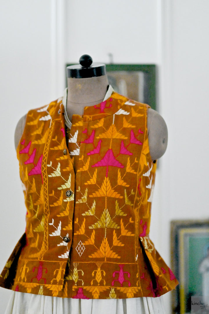 Baani, One of a Kind, Vintage Bagh Phulkari Vest, Medium - kinchecom