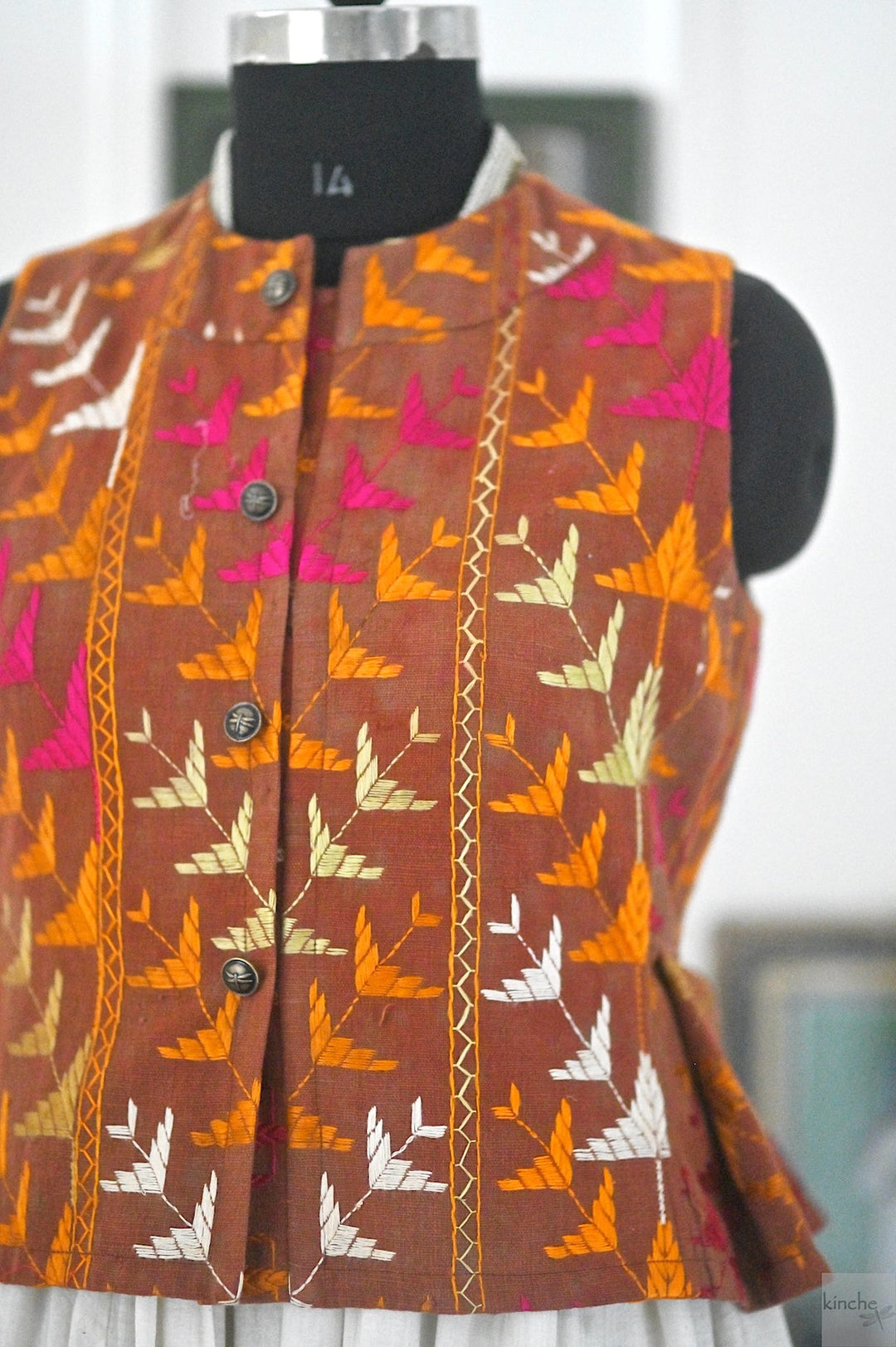 Eknoor, One of a Kind, Vintage Bagh Phulkari Vest, Large - kinchecom