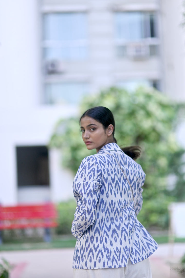 Azure, Indigo &amp; White Ikat Weave Cotton Blazer - kinchecom