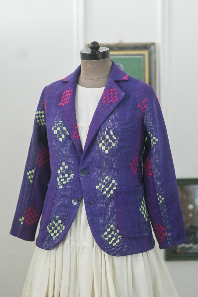 Nyara, Vintage Kanta Hand Embroidered Blazer in Medium - kinchecom