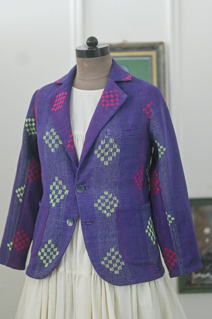 Nyara, Vintage Kanta Hand Embroidered Blazer in Medium - kinchecom