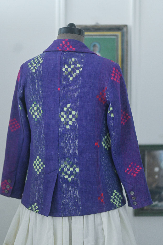 Nyara, Vintage Kanta Hand Embroidered Blazer in Medium - kinchecom