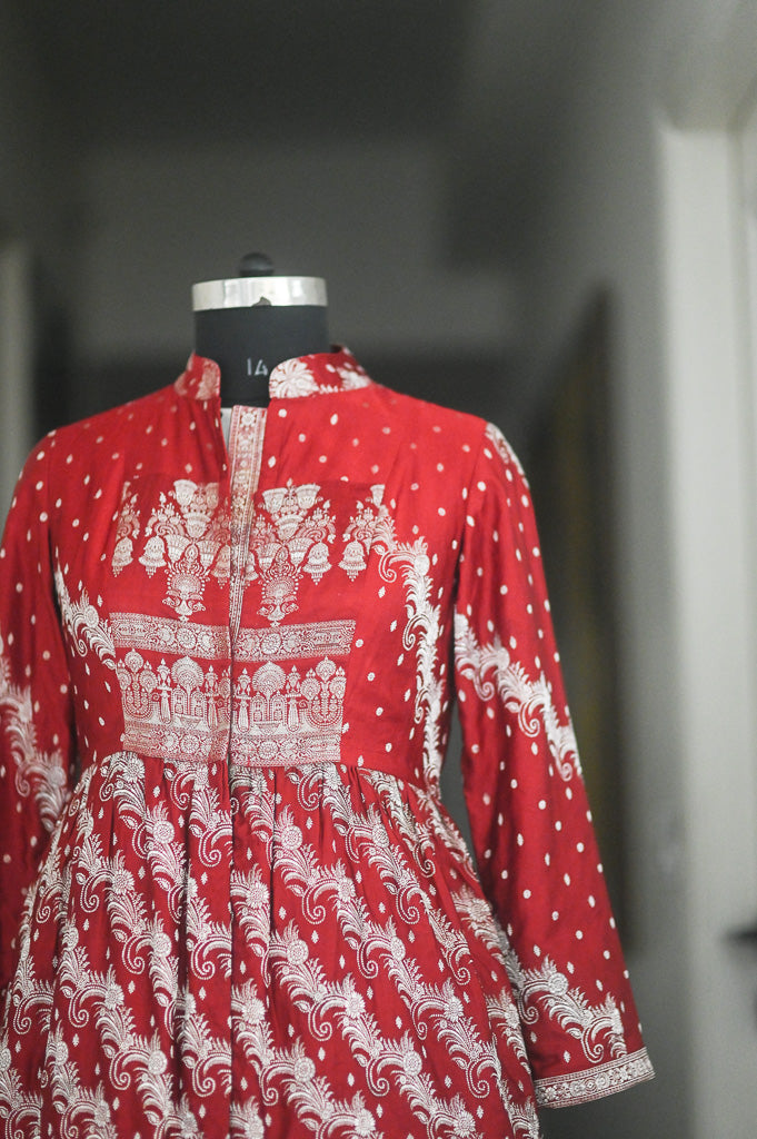 Maira, Vintage Zari Long Jacket in Deep Red and Gold, Large - kinchecom