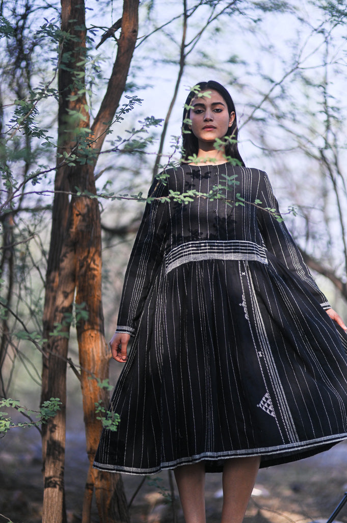 Cairo, Kala Cotton Organic Fabric Dress in Black &amp; Off White Pattern - kinchecom