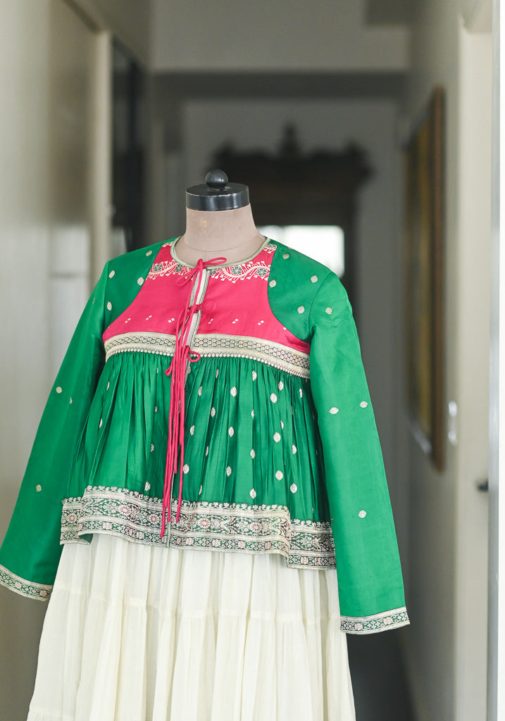 Pihu, Vintage Zari Saree Kediya in Emerald Green and Fuschia, Medium - kinchecom