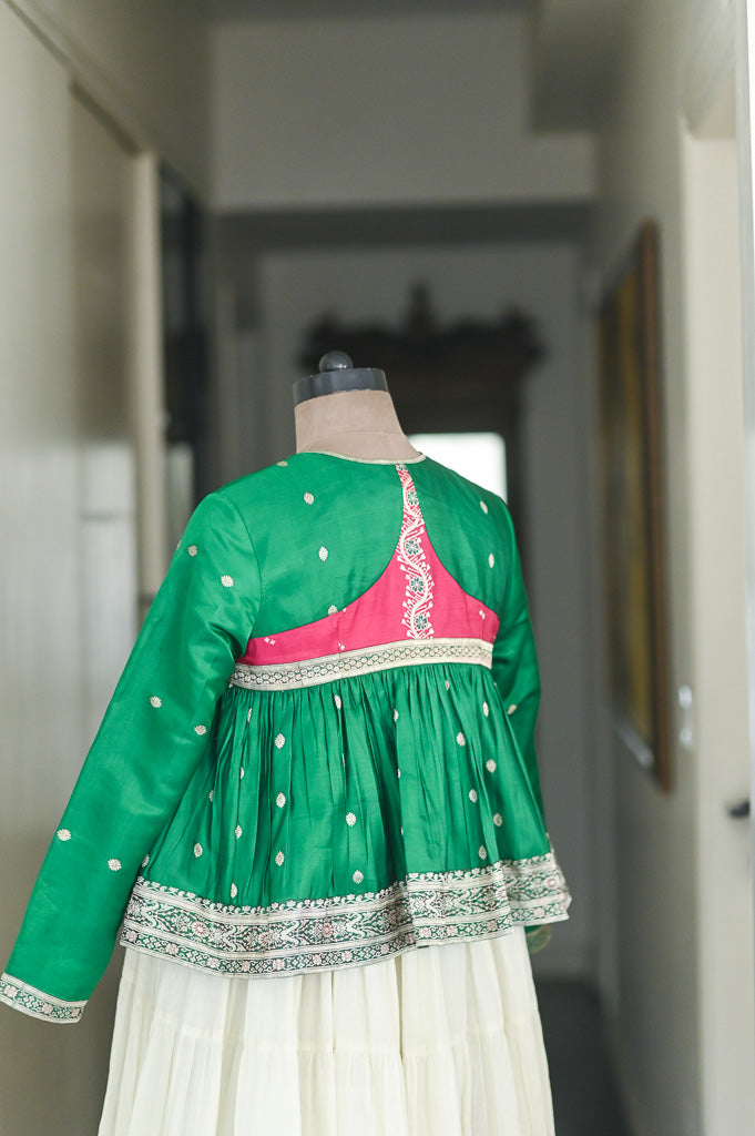 Pihu, Vintage Zari Saree Kediya in Emerald Green and Fuschia, Medium - kinchecom