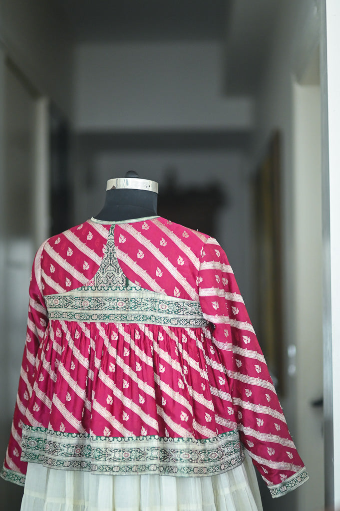 Radhaa, Vintage Zari Saree Katan Silk Kediya in Fuschai and Gold, X Large, kinche Rare - kinchecom