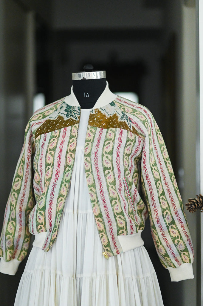 Amelia, Hand Embroidered Vintage Kantha Bomber Jacket M/L - kinchecom
