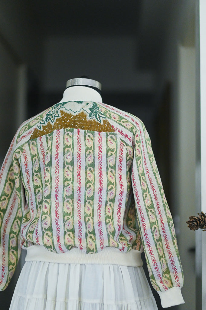 Amelia, Hand Embroidered Vintage Kantha Bomber Jacket M/L - kinchecom