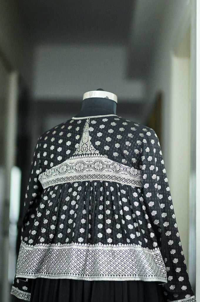 Firoza, X Large, Zari Katan Silk Vintage Saree kedia in Black