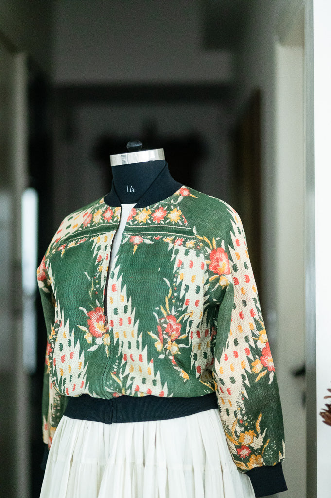 Large/Lyla, Hand Embroidered Vintage Kantha Bomber Jacket - kinchecom