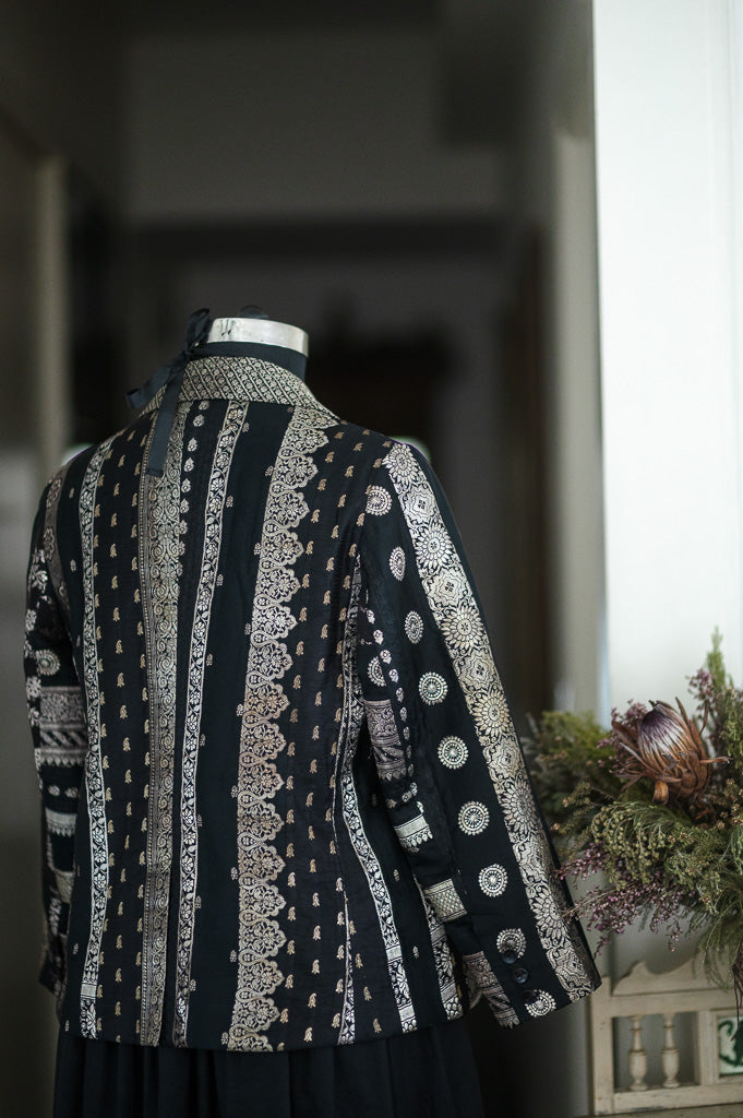 Sangam 26, Vintage Remnants of Katan Silk Fusioned together in XL Size Blazer - kinchecom