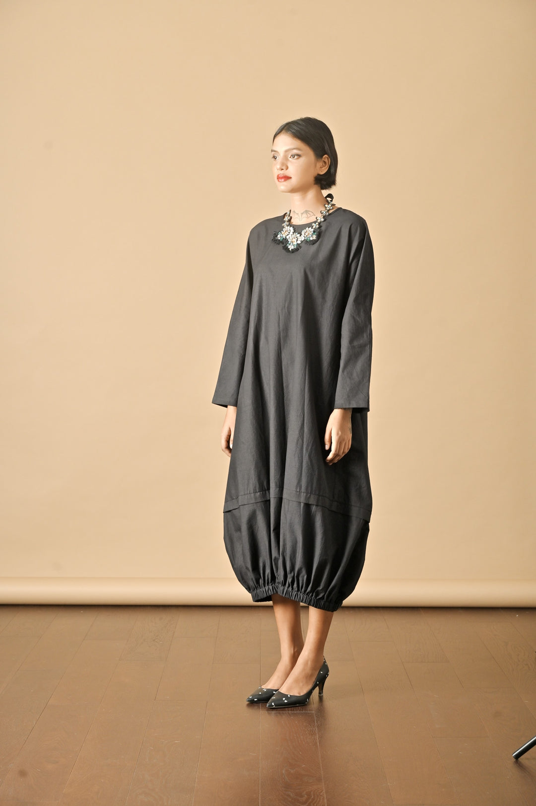 Eket, Handmade Black Khadi Coccon Dress - kinchecom