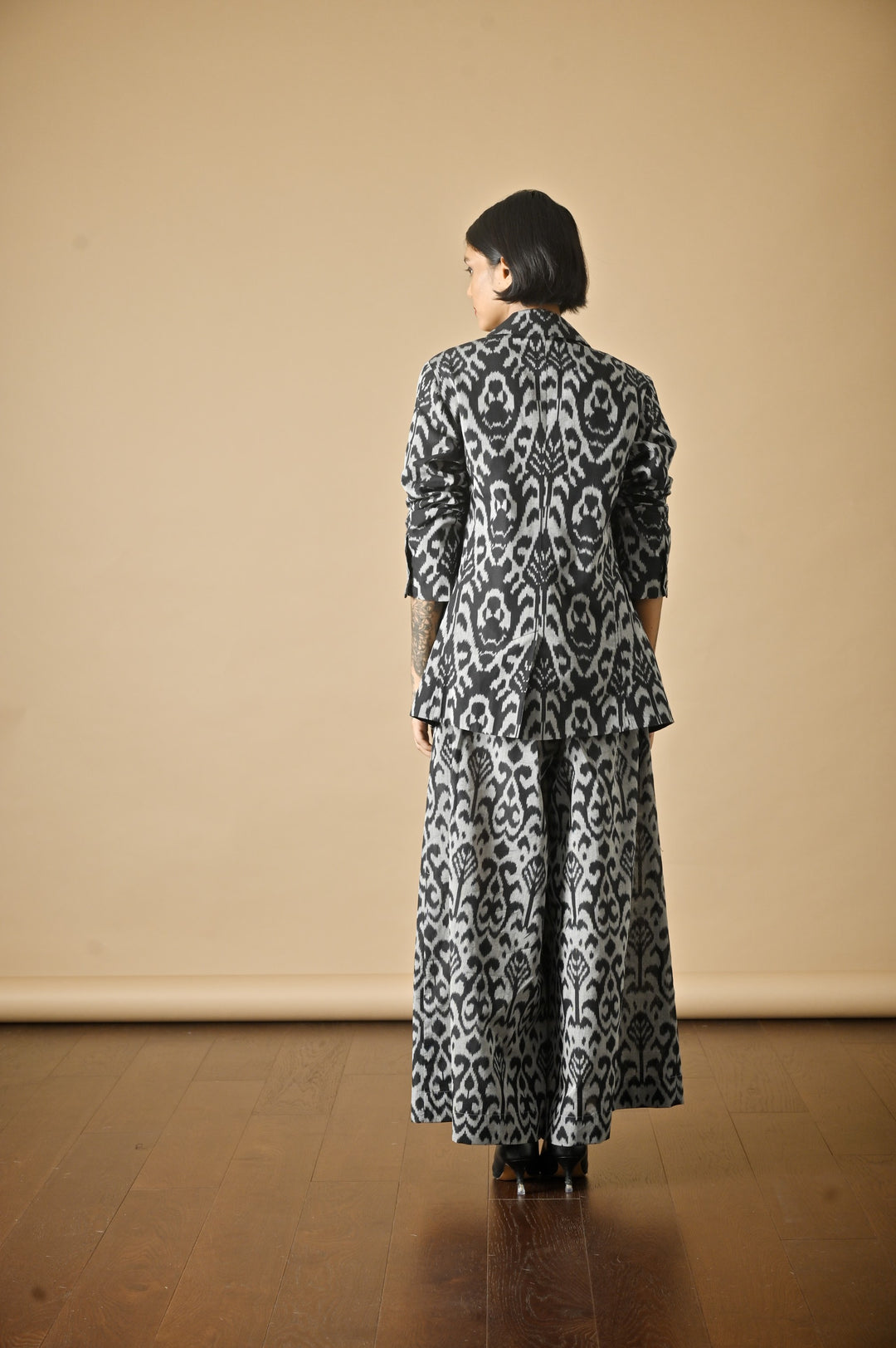 Khieve, Handwoven Ikat Fabric Cotton Blazer &amp; Ikat Pants - kinchecom