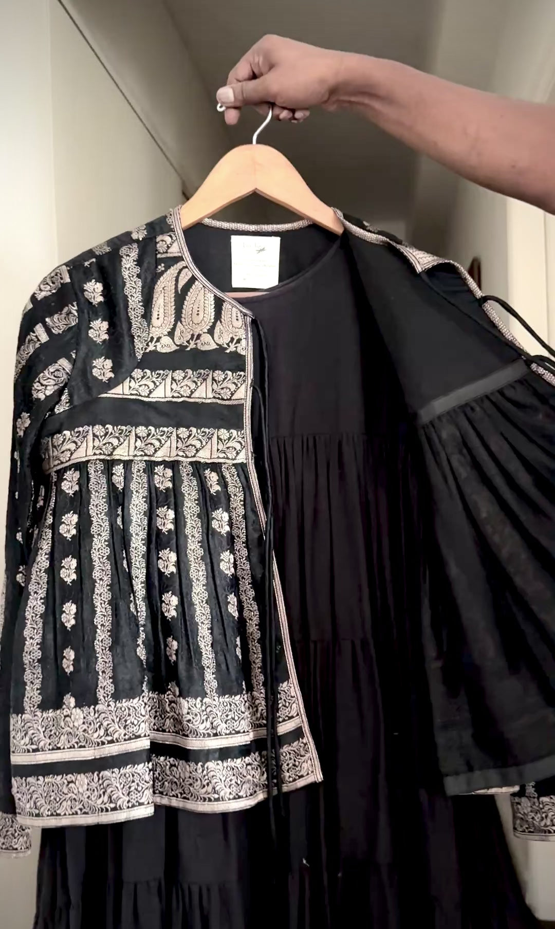 Raani, Vintage Zari Saree Katan Silk Kediya in Black and Zari, M &amp; L