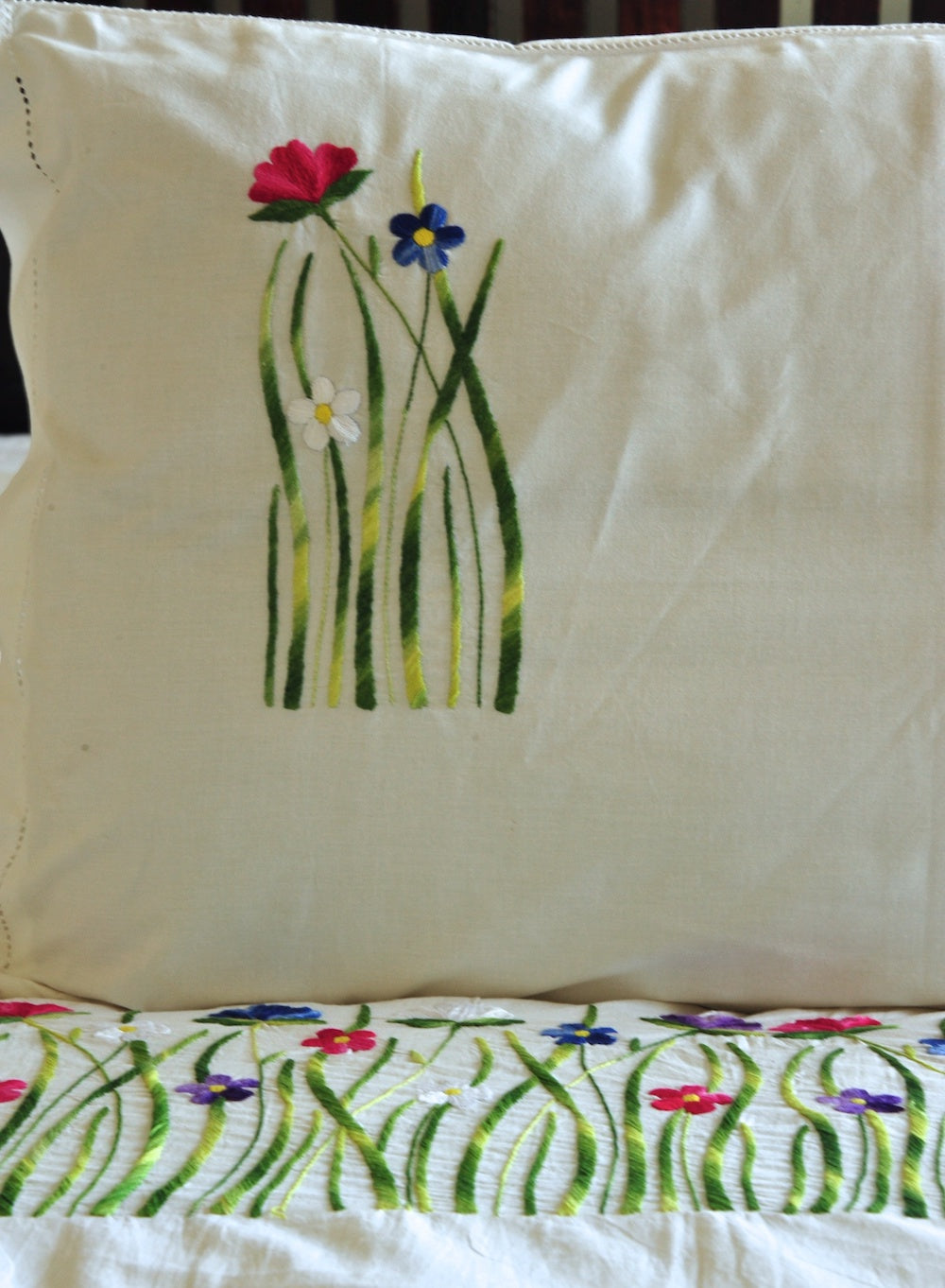 Hand Embroidered Floral Duvet Cover, at hem, Multicolor Tulip Flowers - kinchecom