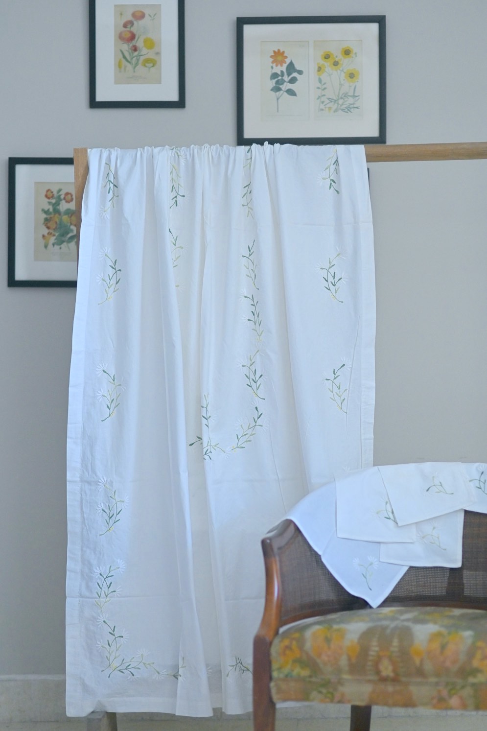 Hand Embroidered Yellow &amp; Green, Wine Patternl Embroidery,  96X60 Inches Tablecloth - kinchecom