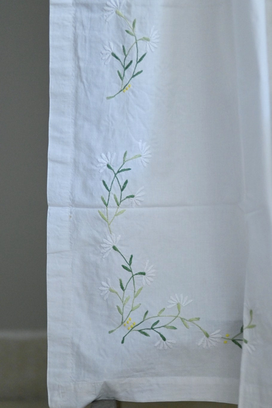 Hand Embroidered Yellow &amp; Green, Wine Patternl Embroidery,  96X60 Inches Tablecloth - kinchecom