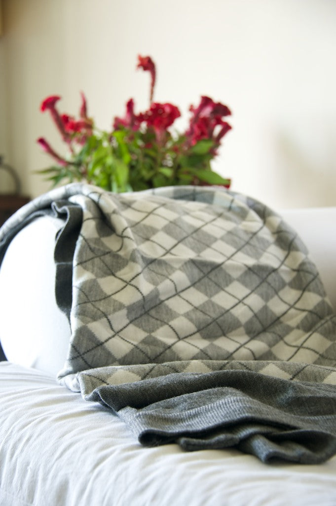 Cybel, Knitted Argyle Pattern Cotton Throw in Grey &amp; Black  50X70 inches - kinchecom